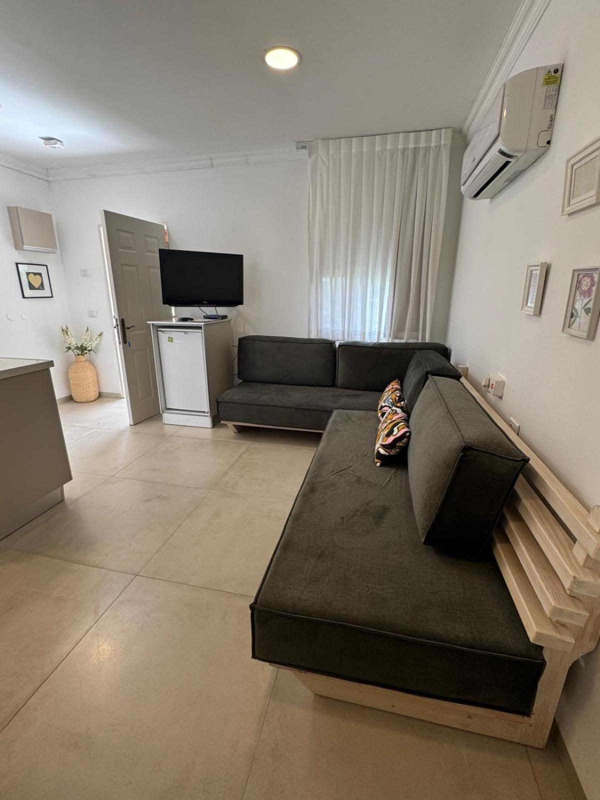Orhan Havaya Sheʼar Yashuv Exterior foto